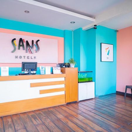 Sans Hotel Zam-Zam Syariah Palangkaraya Εξωτερικό φωτογραφία